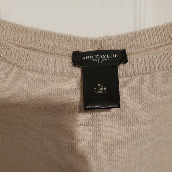 Casual Ann Taylor Light Beige Crew Neck Sweater - Picture 2 of 4